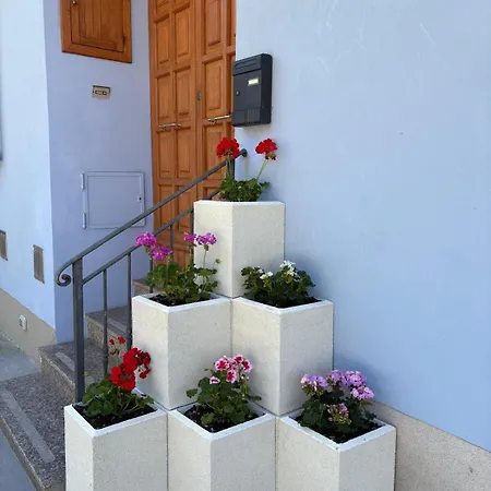 Casa Azzurra Apartment *